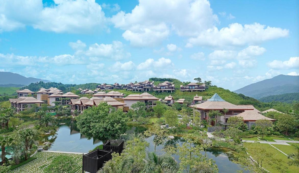 Dusit Devarana Hot Springs & Spa Guangzhou Exterior photo